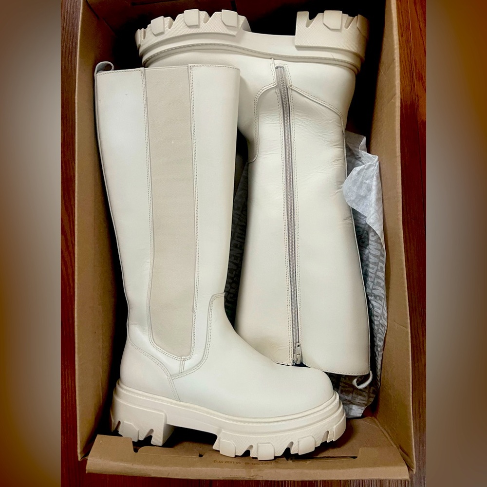 Brand New Steve Madden Combat boots